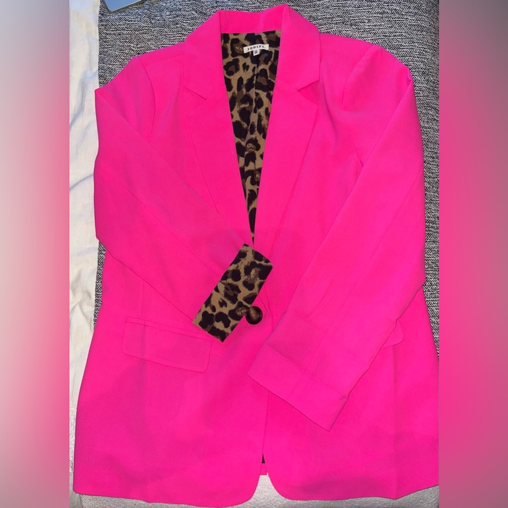 Pink blazer with leopard lining